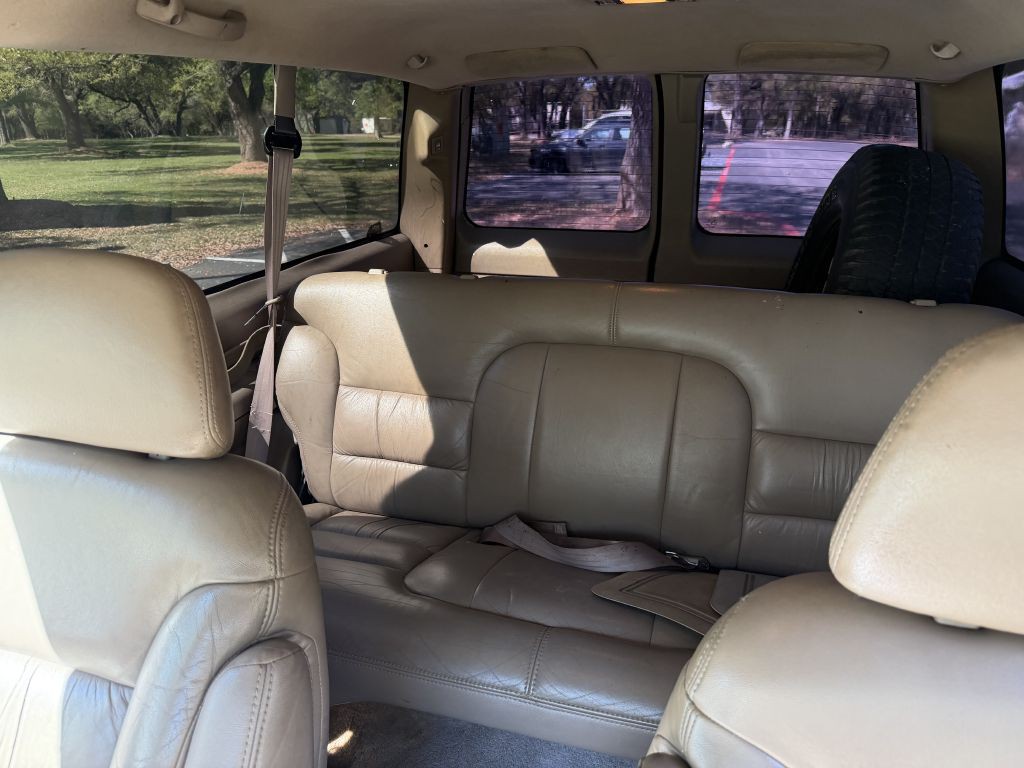 1999 Chevrolet Tahoe Image 17