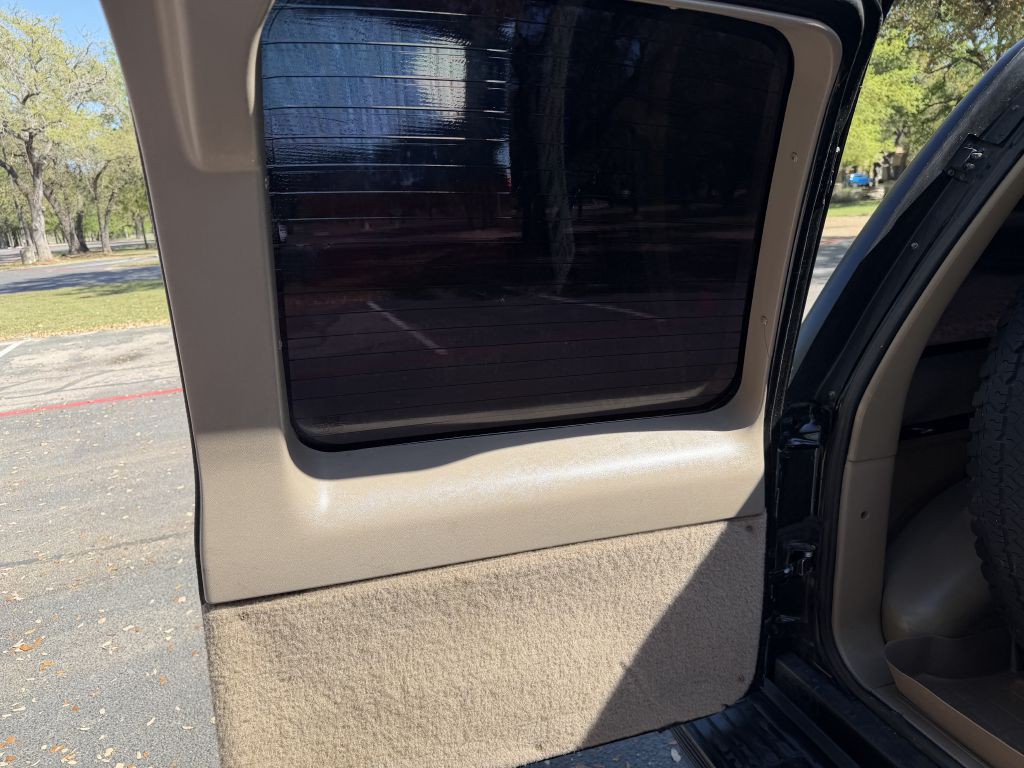 1999 Chevrolet Tahoe Image 19