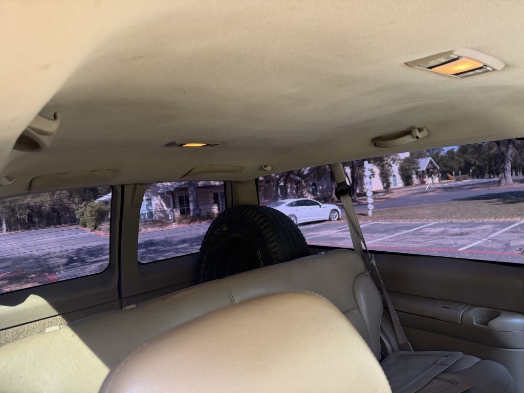 1999 Chevrolet Tahoe Image 23