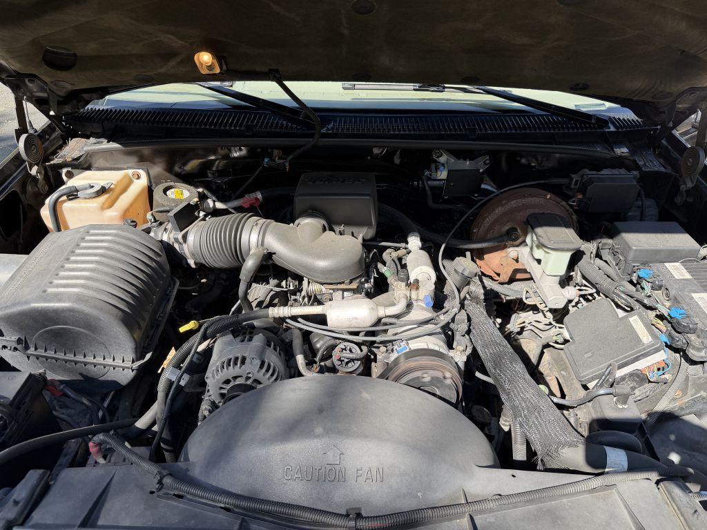 1999 Chevrolet Tahoe Image 24