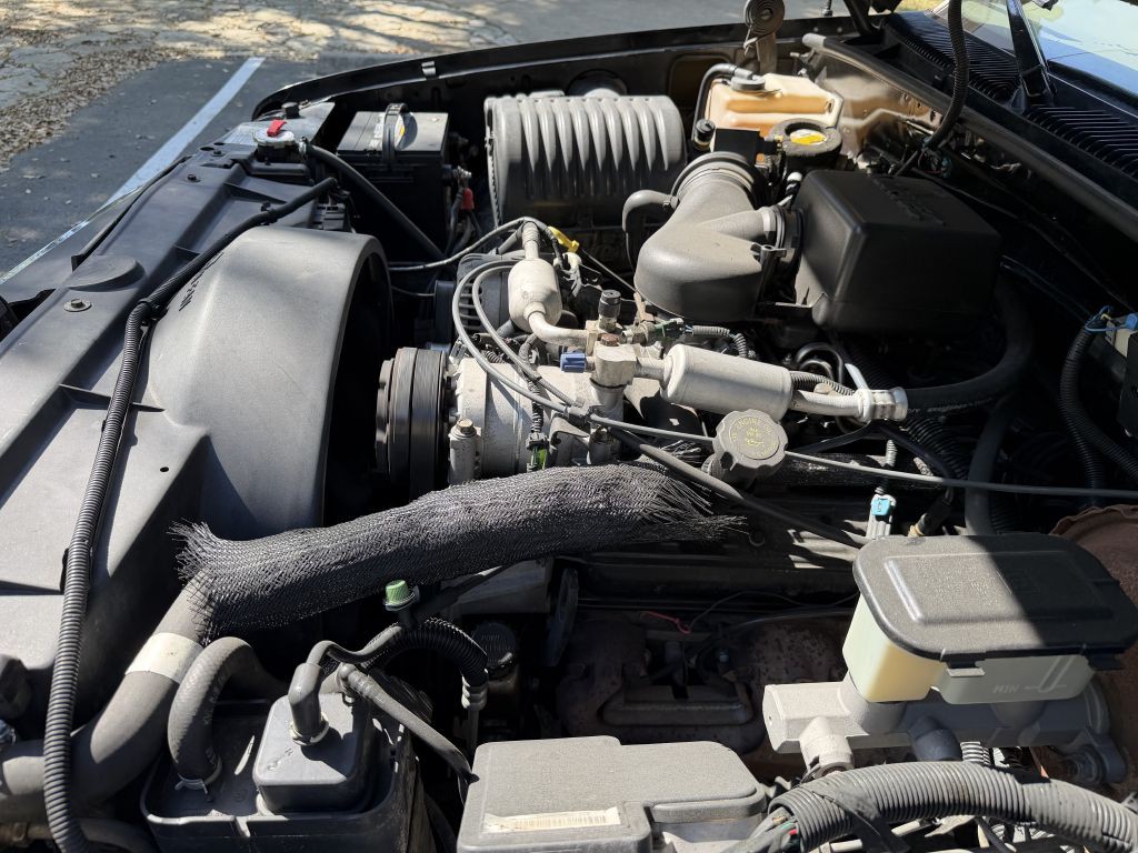 1999 Chevrolet Tahoe Image 25