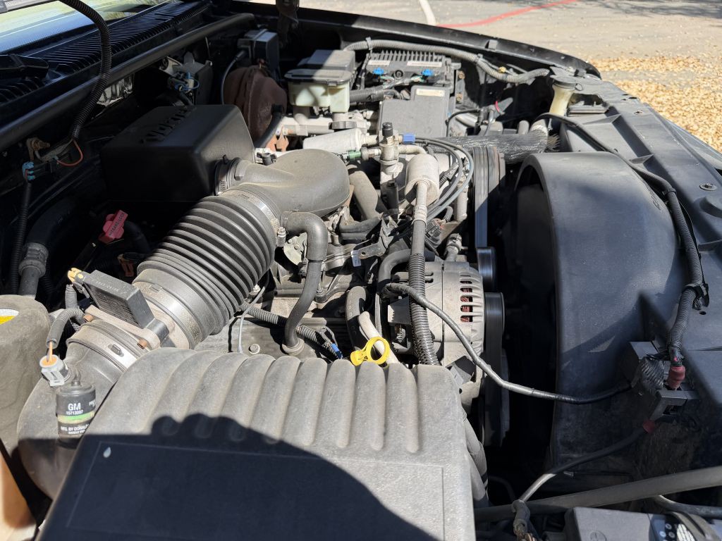 1999 Chevrolet Tahoe Image 26