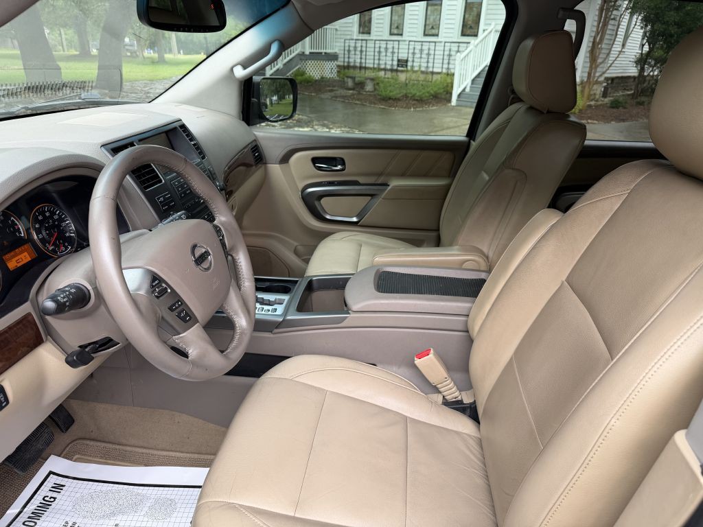 2015 Nissan Armada Image 12