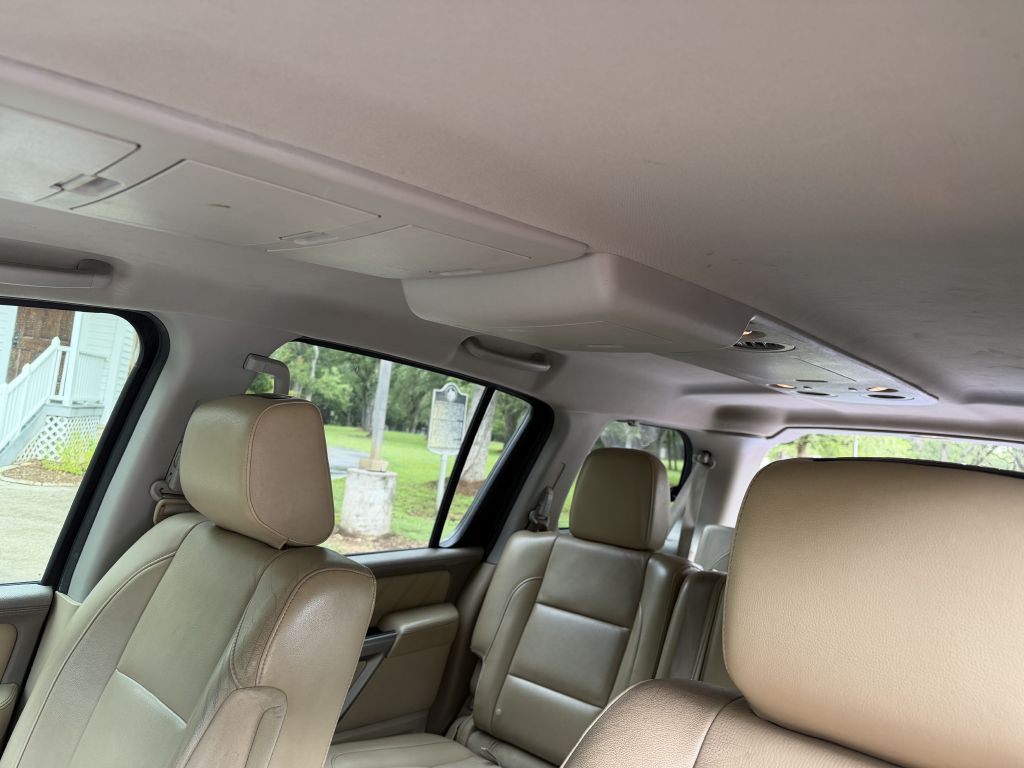 2015 Nissan Armada Image 16