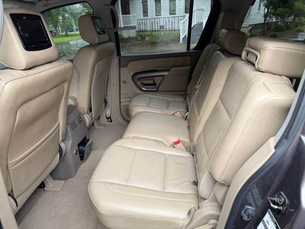 2015 Nissan Armada Image 17