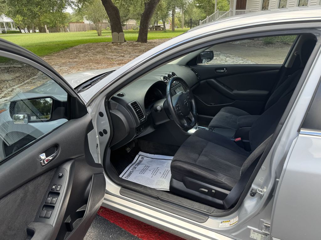 2012 Nissan Altima Image 11