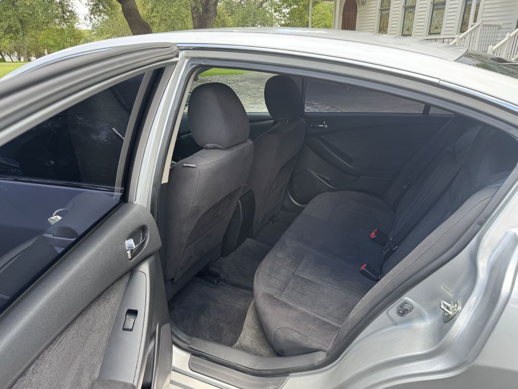 2012 Nissan Altima Image 12