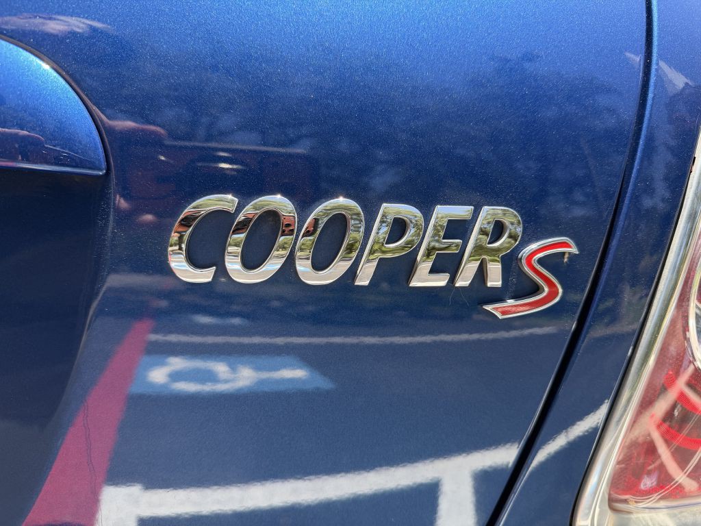 2012 MINI Cooper Image 11