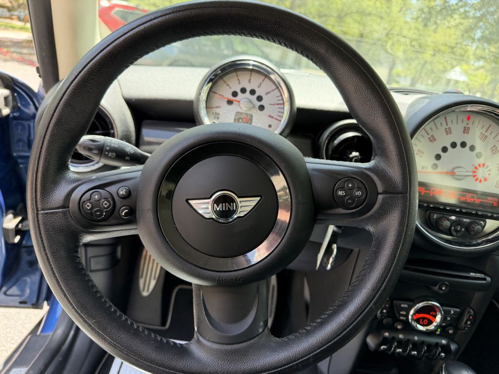 2012 MINI Cooper Image 14