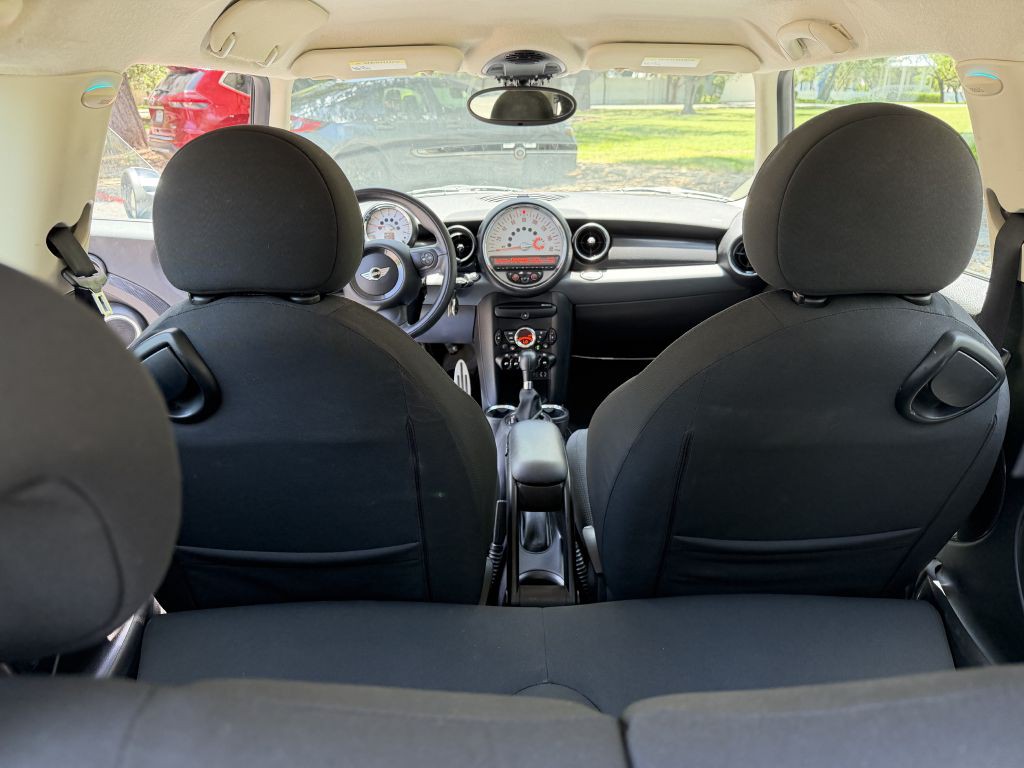 2012 MINI Cooper Image 19