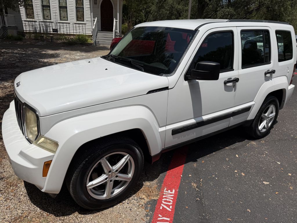 2012 Jeep Liberty Image 2