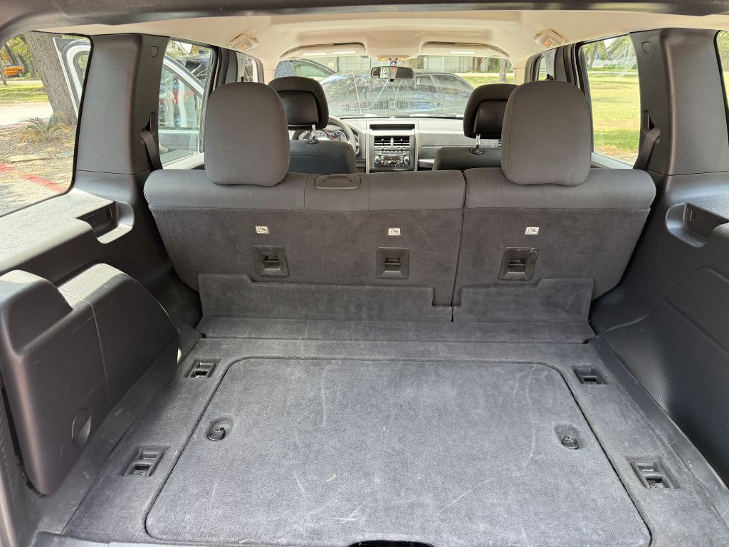 2012 Jeep Liberty Image 16