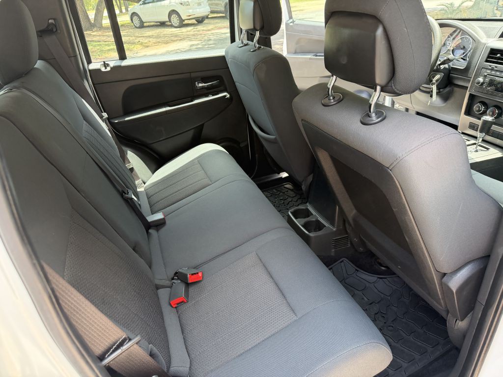 2012 Jeep Liberty Image 18