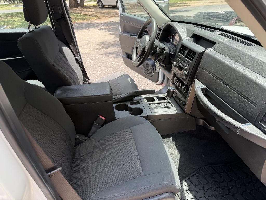 2012 Jeep Liberty Image 20
