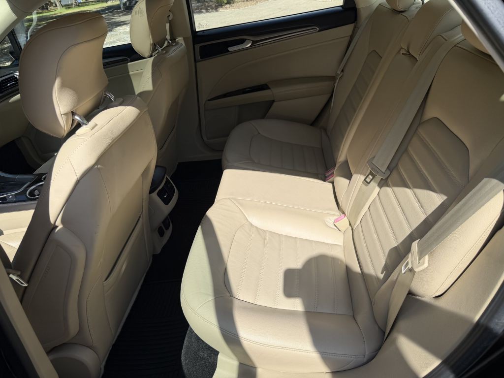 2013 Ford Fusion Image 16