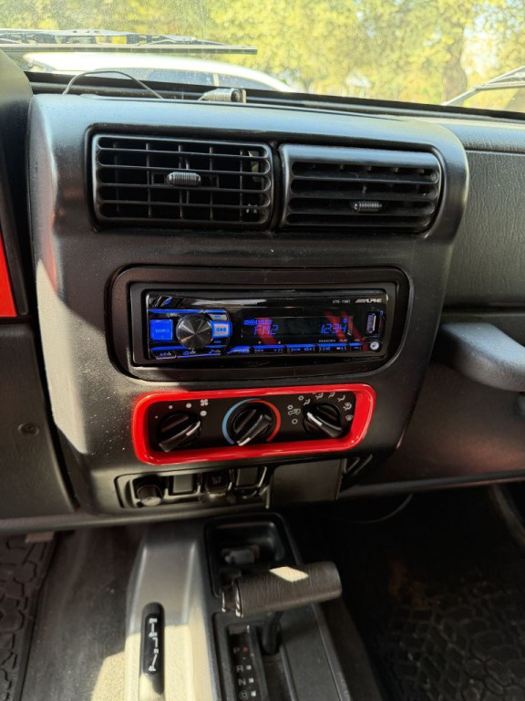 2004 Jeep Wrangler Image 16