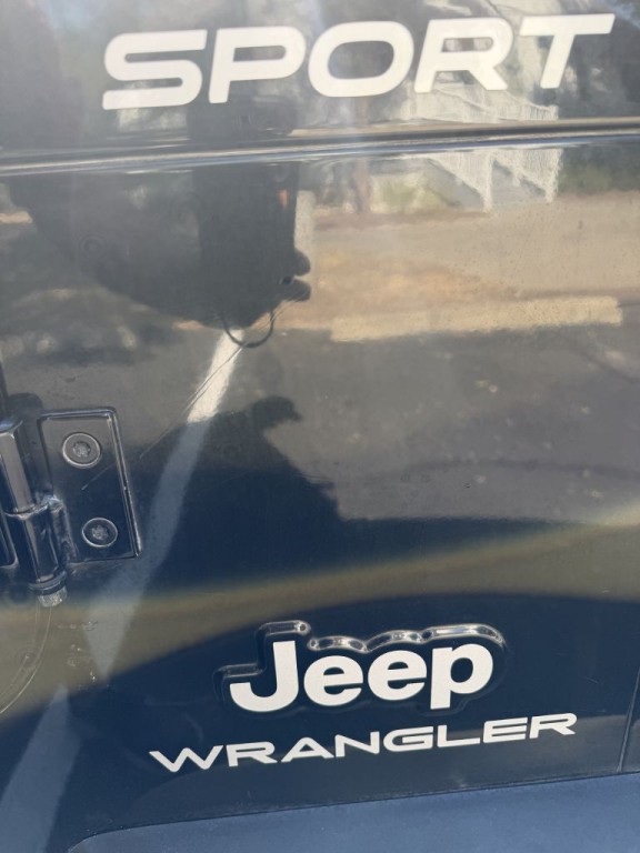 2004 Jeep Wrangler Image 23
