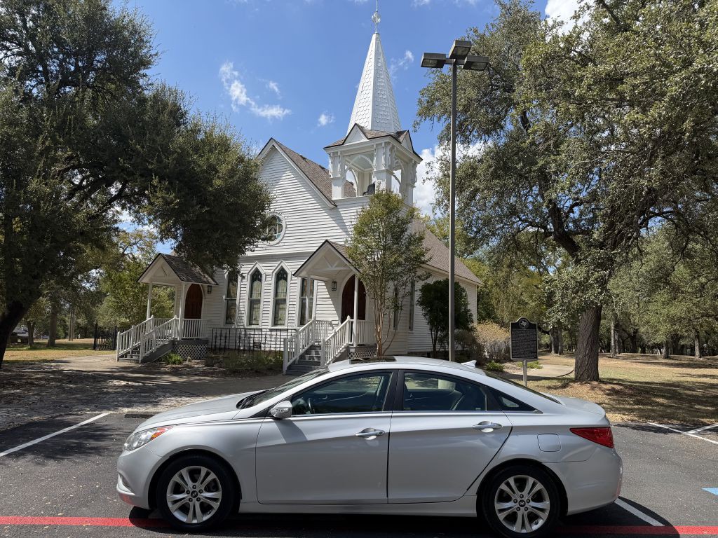 2011 Hyundai Sonata Image 1
