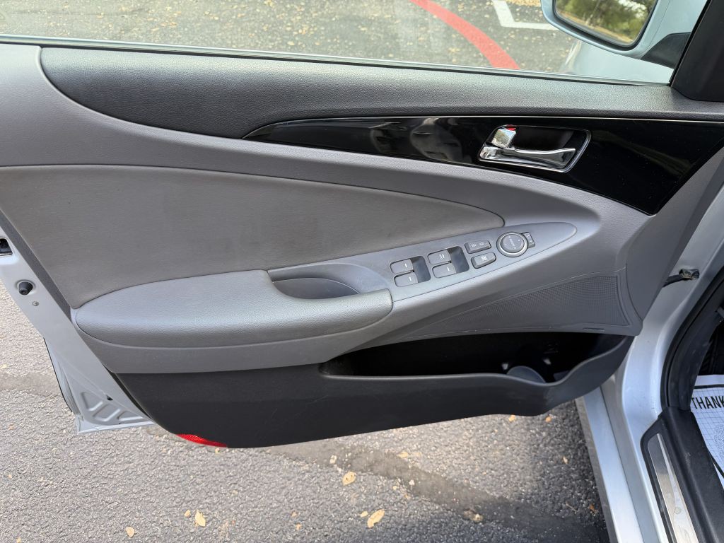 2011 Hyundai Sonata Image 11