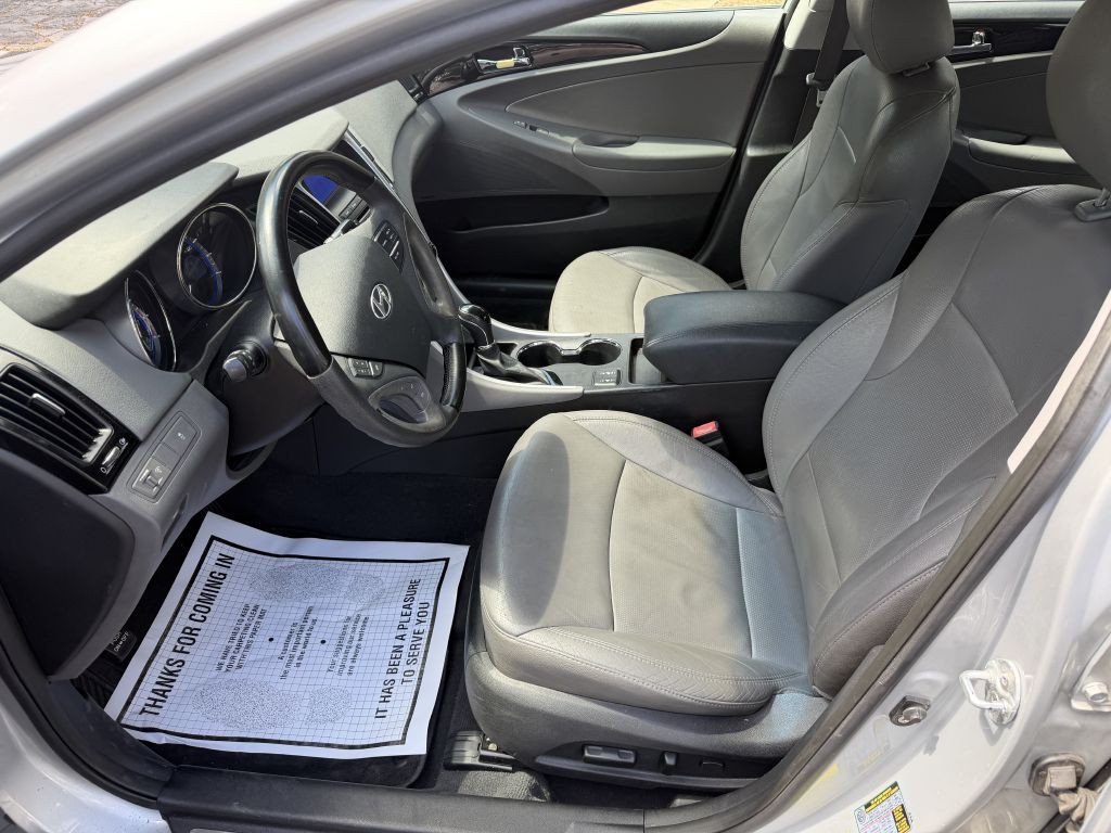 2011 Hyundai Sonata Image 12