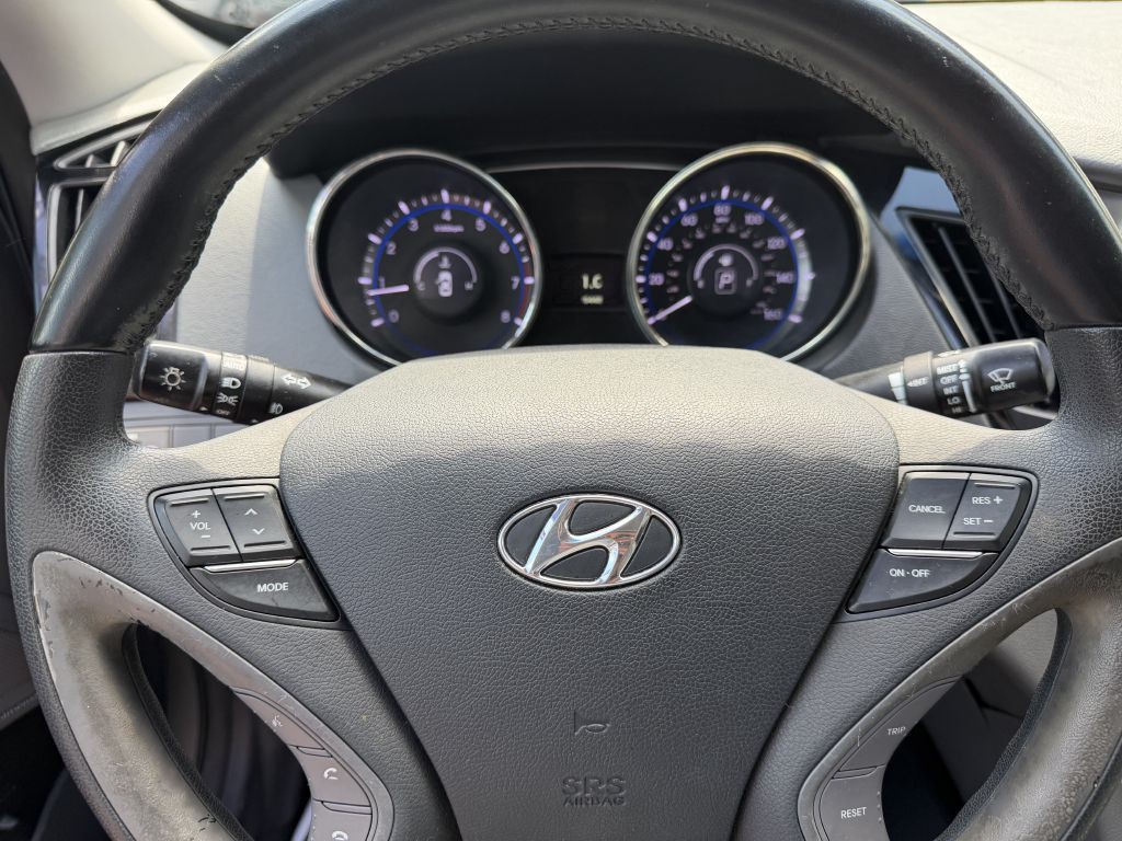 2011 Hyundai Sonata Image 14