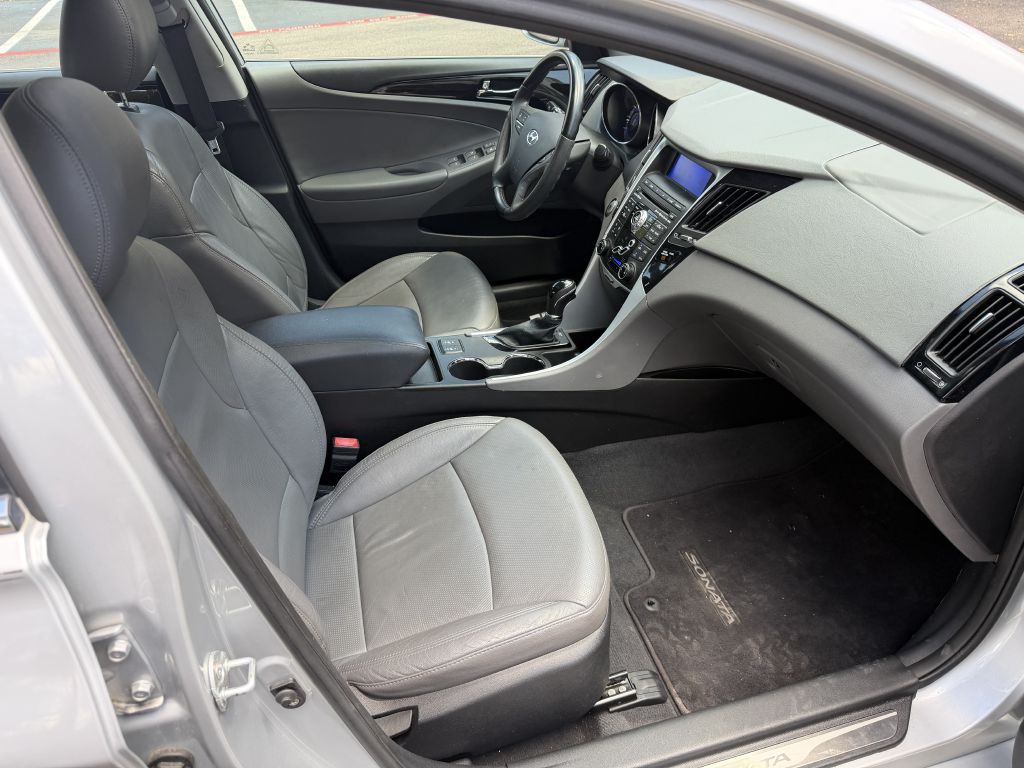 2011 Hyundai Sonata Image 19