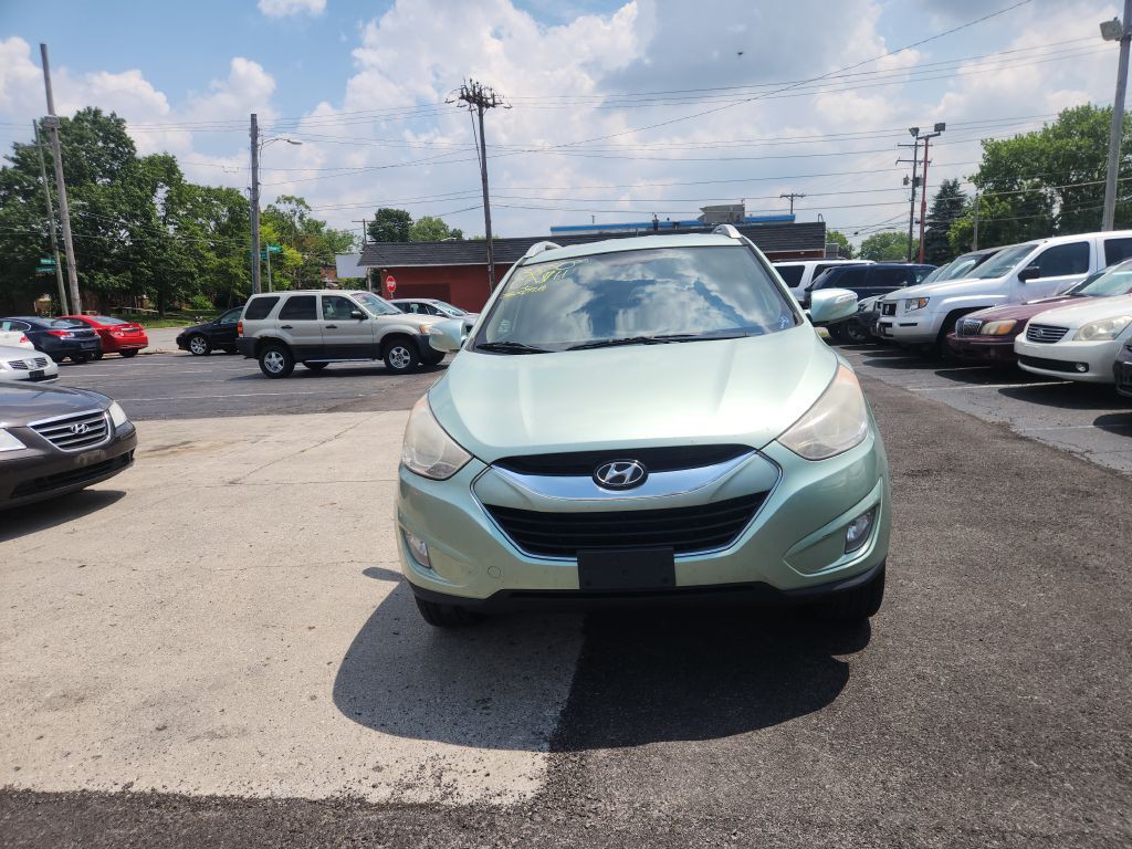 2011 Hyundai Tucson Image 2
