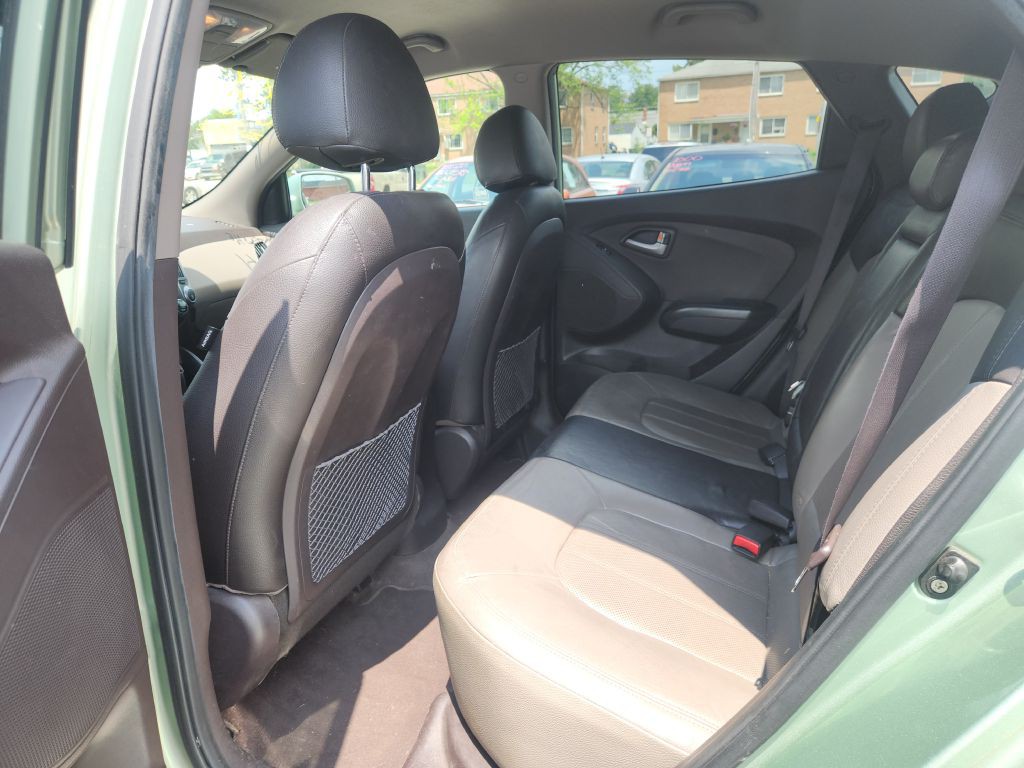 2011 Hyundai Tucson Image 11