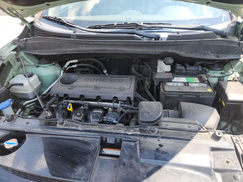 2011 Hyundai Tucson Image 13