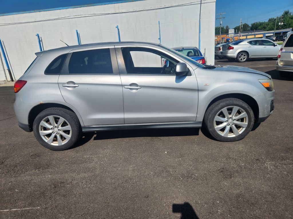 2014 Mitsubishi Outlander Image 4