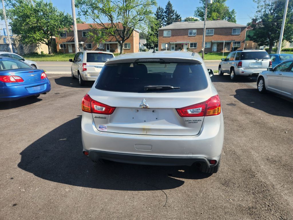 2014 Mitsubishi Outlander Image 6