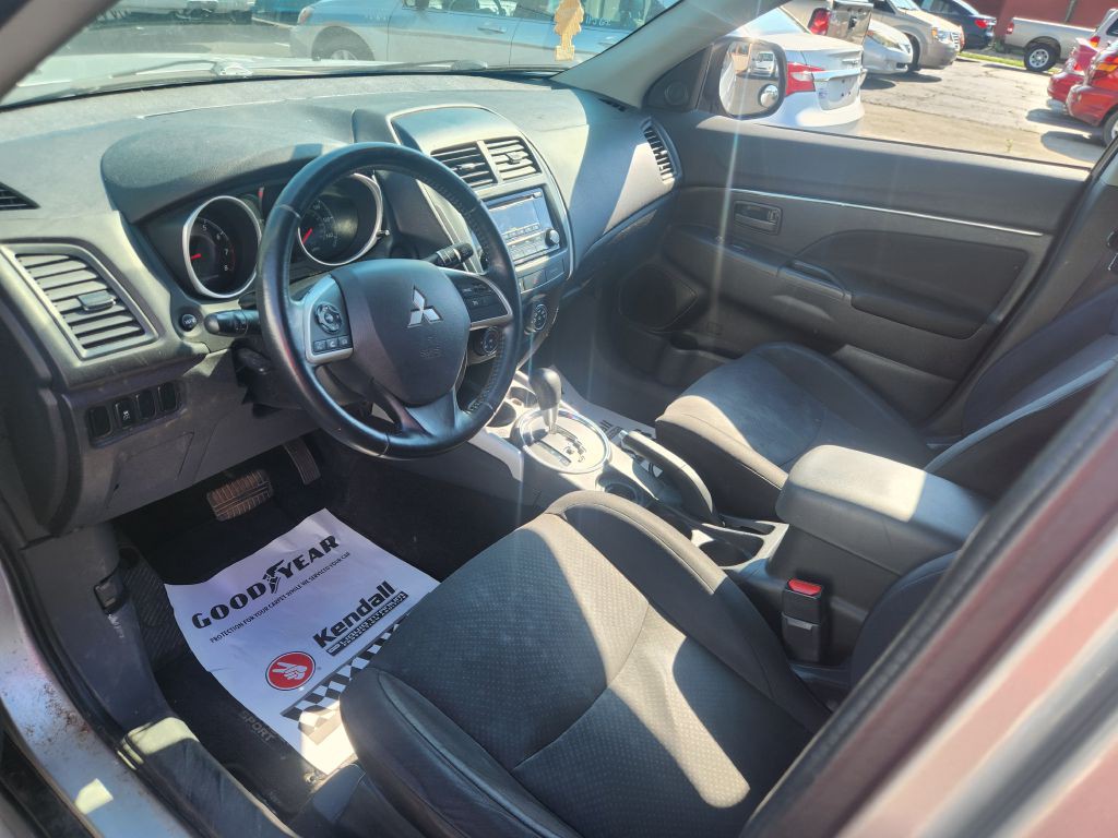 2014 Mitsubishi Outlander Image 12