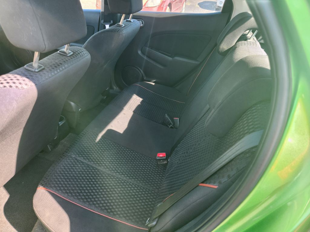 2011 Mazda Mazda2 Image 11