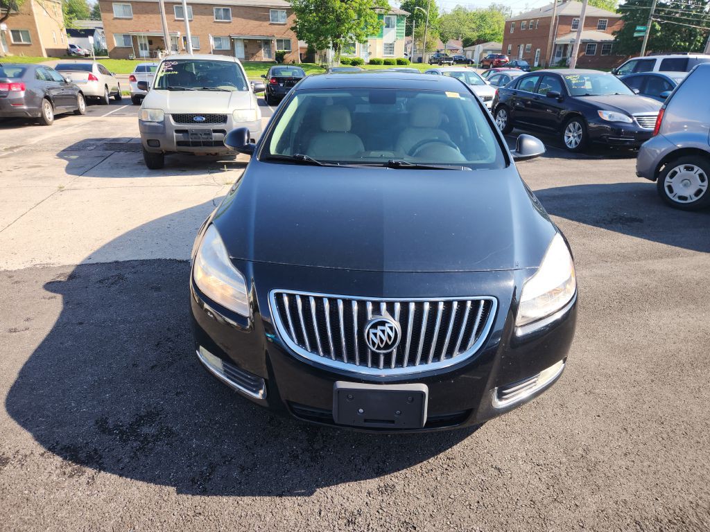 2011 Buick Regal Image 2