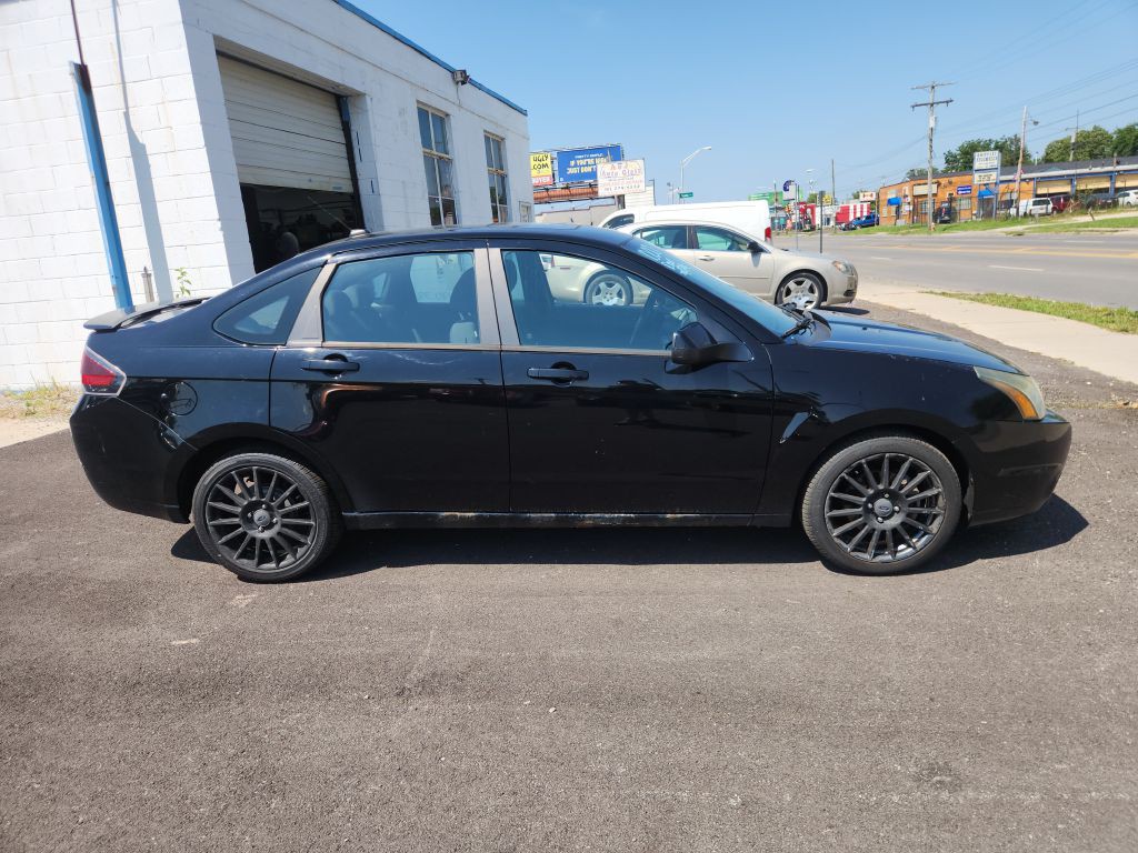 2010 Ford Focus Image 4