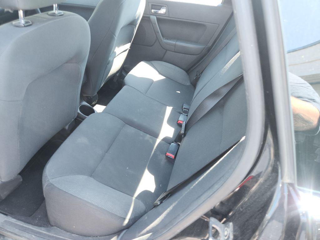 2010 Ford Focus Image 12