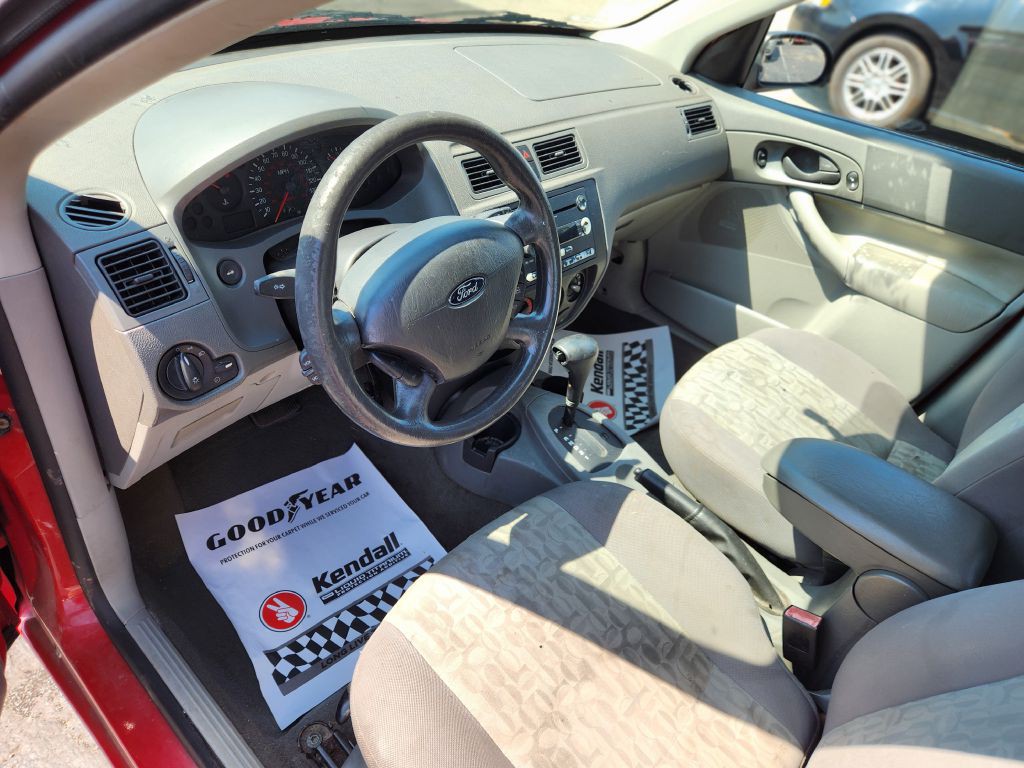 2005 Ford Focus Image 13
