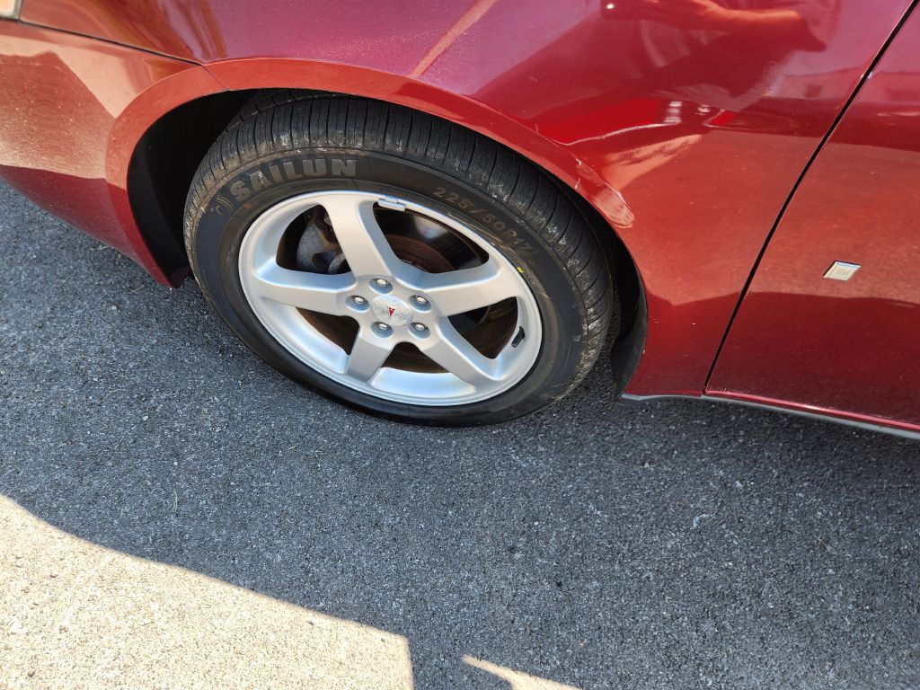 2009 Pontiac G6 Image 10