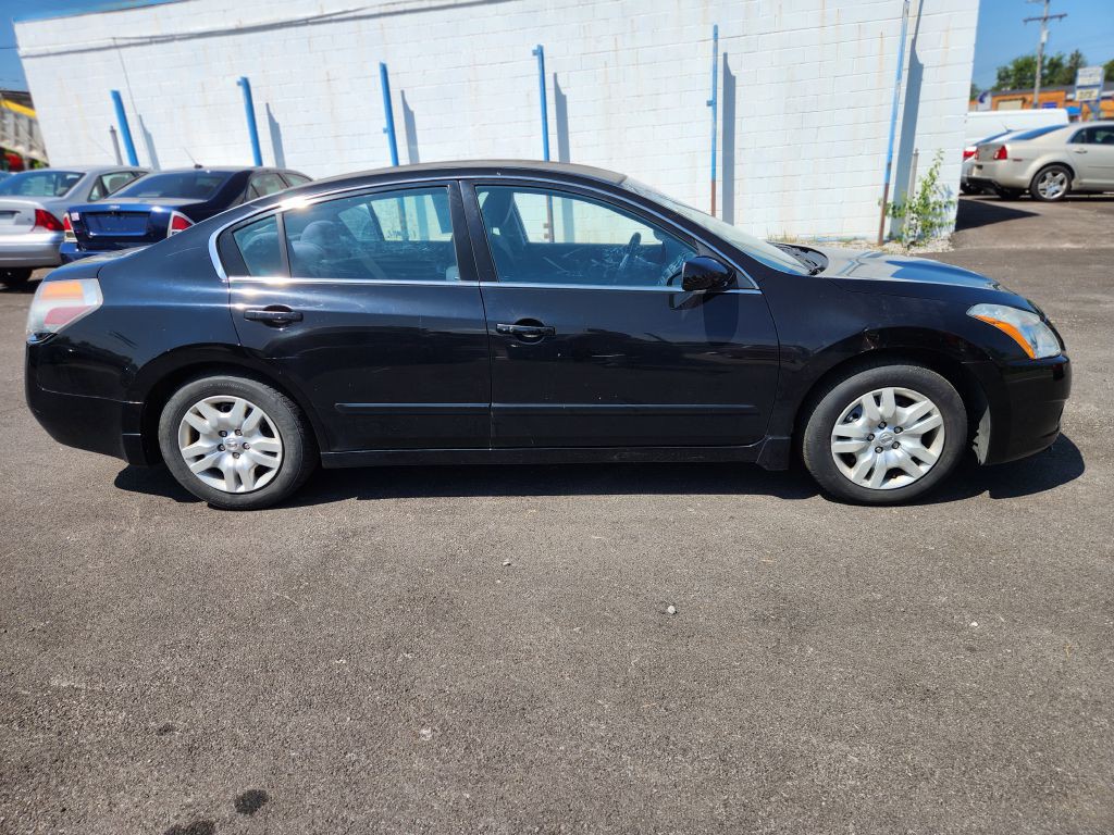 2010 Nissan Altima Image 4