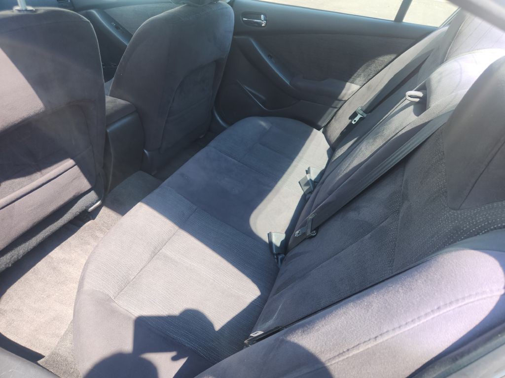 2010 Nissan Altima Image 11