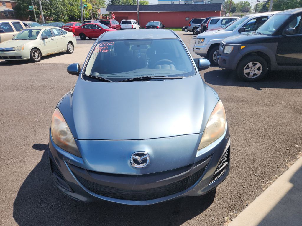 2011 Mazda Mazda3 Image 2
