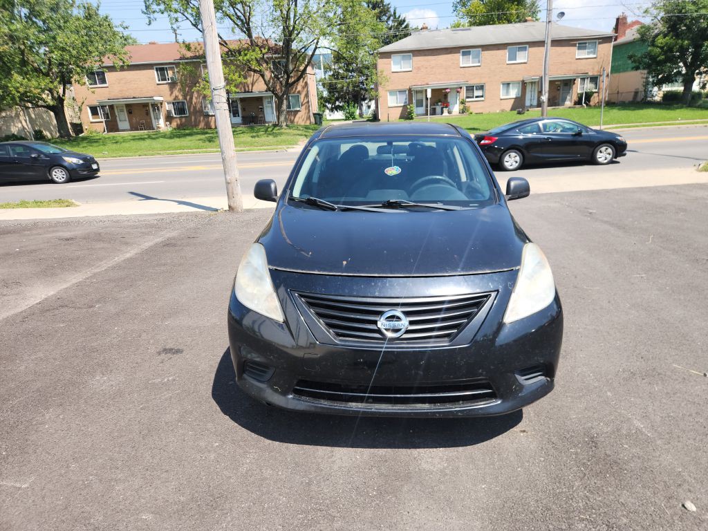 2013 Nissan Versa Image 2