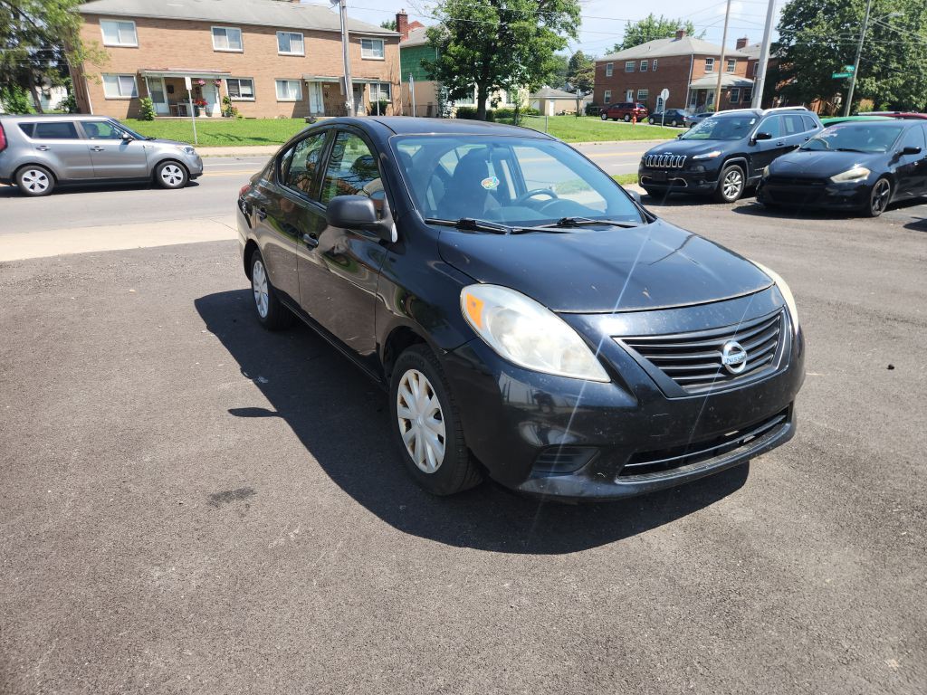 2013 Nissan Versa Image 3