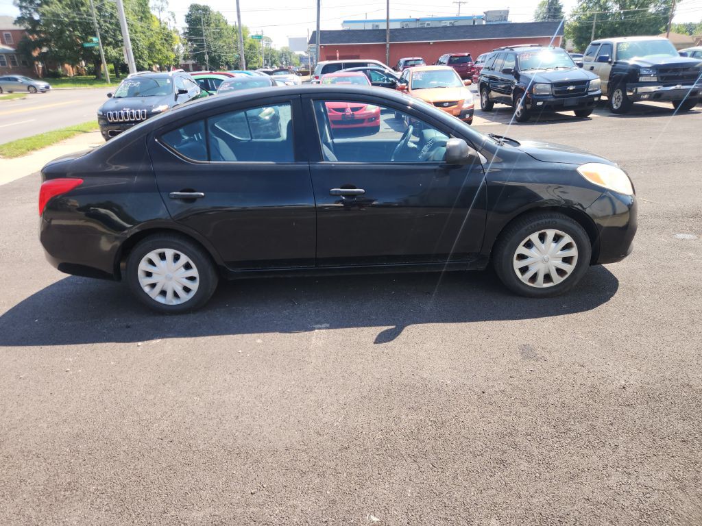 2013 Nissan Versa Image 4