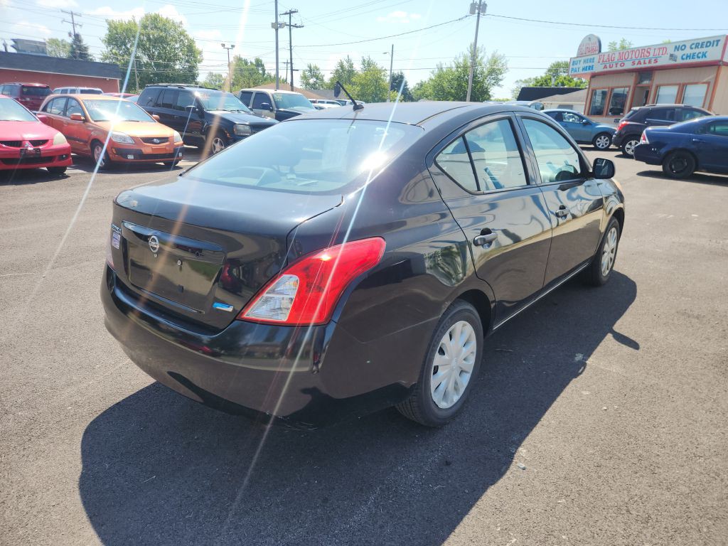 2013 Nissan Versa Image 5