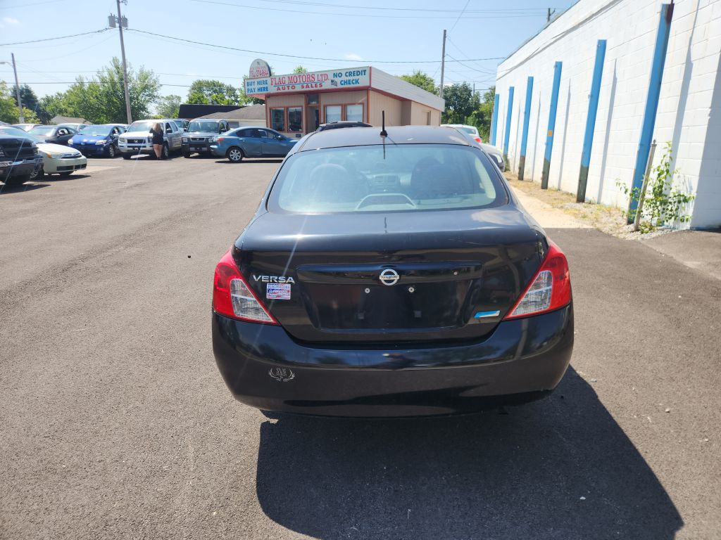2013 Nissan Versa Image 6