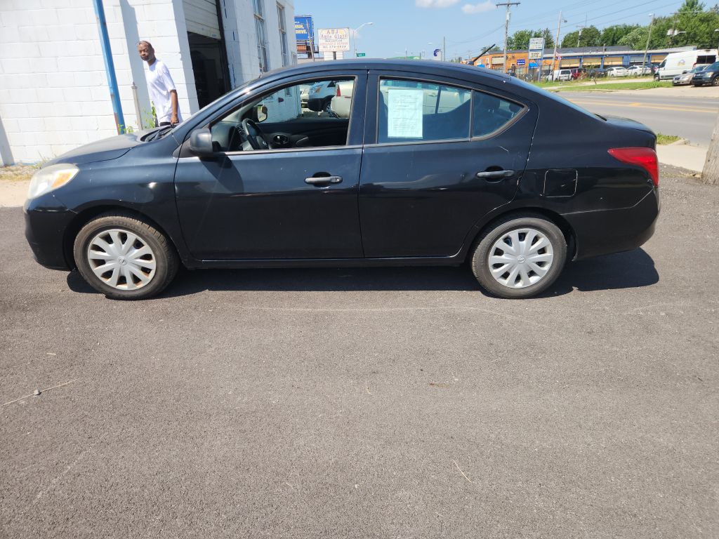 2013 Nissan Versa Image 8