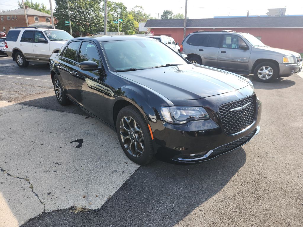 2015 Chrysler 300 Image 3
