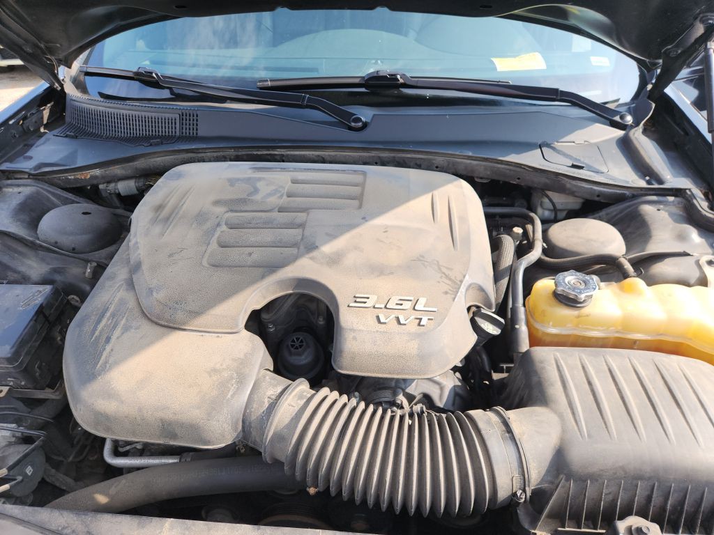 2015 Chrysler 300 Image 13