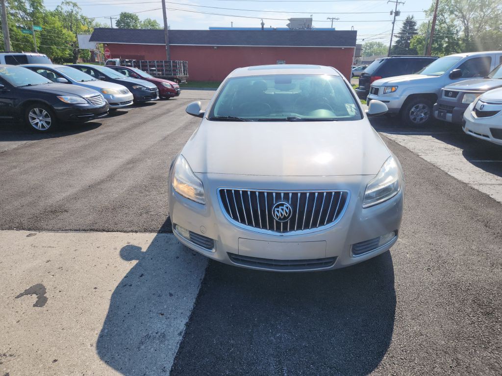 2011 Buick Regal Image 1